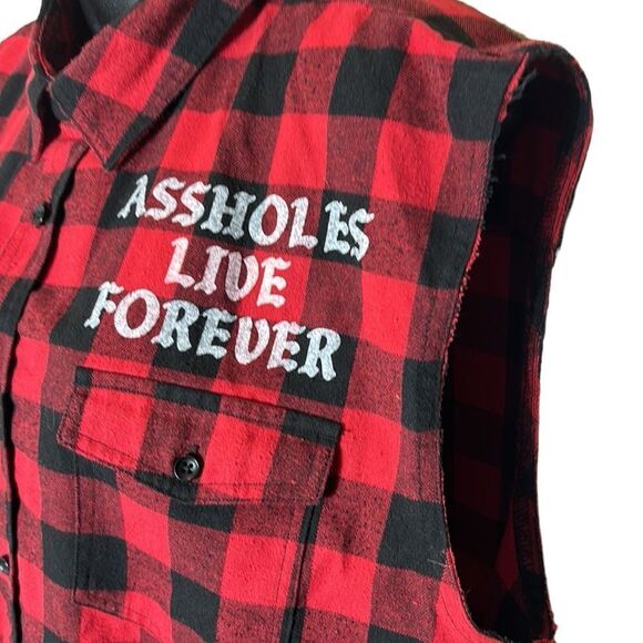 Red and Black Checkered Sleeveless Shirt - Picture 2 of 4